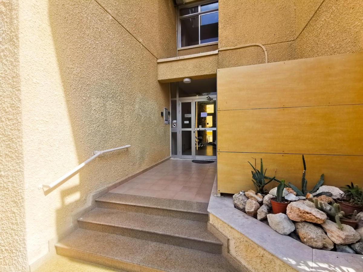 Sea-Esta Seaview Apartment, 200 Meters To The Beach Ларнака Экстерьер фото